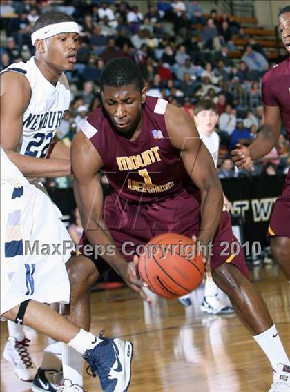 Thumbnail 2 in Mt. Vernon vs. Newburgh Free Academy (Class AA Regional Final) photogallery.