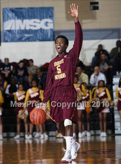 Thumbnail 3 in Mt. Vernon vs. Newburgh Free Academy (Class AA Regional Final) photogallery.