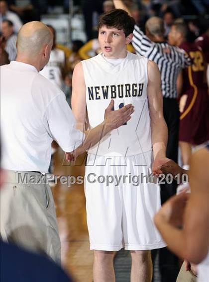 Thumbnail 2 in Mt. Vernon vs. Newburgh Free Academy (Class AA Regional Final) photogallery.