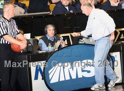 Thumbnail 3 in Mt. Vernon vs. Newburgh Free Academy (Class AA Regional Final) photogallery.