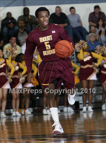 Thumbnail 2 in Mt. Vernon vs. Newburgh Free Academy (Class AA Regional Final) photogallery.