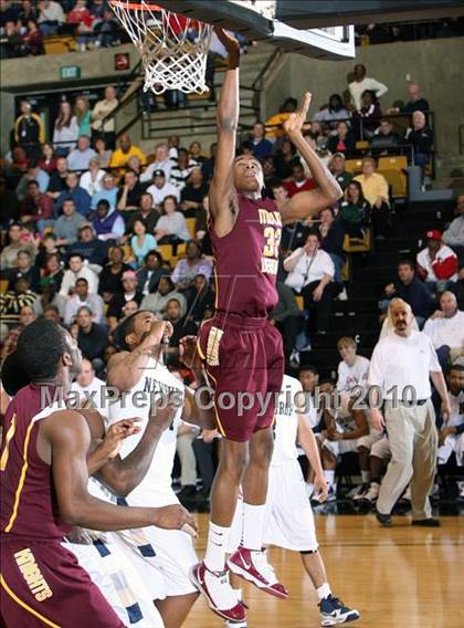 Thumbnail 2 in Mt. Vernon vs. Newburgh Free Academy (Class AA Regional Final) photogallery.