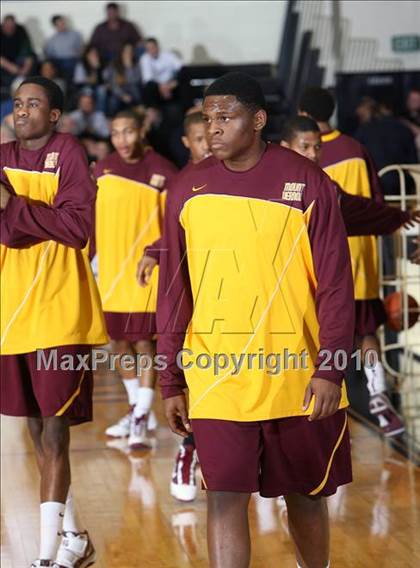 Thumbnail 3 in Mt. Vernon vs. Newburgh Free Academy (Class AA Regional Final) photogallery.