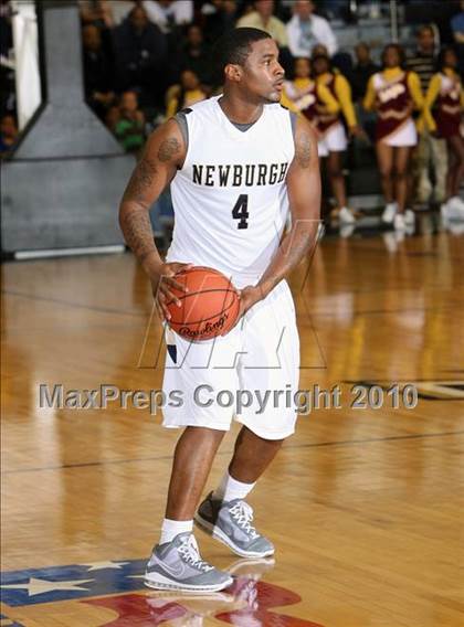 Thumbnail 1 in Mt. Vernon vs. Newburgh Free Academy (Class AA Regional Final) photogallery.