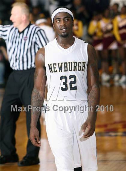 Thumbnail 1 in Mt. Vernon vs. Newburgh Free Academy (Class AA Regional Final) photogallery.