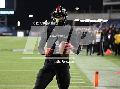 Thumbnail 2 in Archbishop Alter vs. Glenville (OHSAA D4 Final) photogallery.