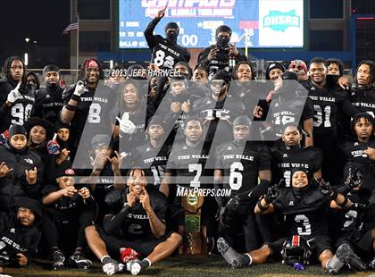 Thumbnail 1 in Archbishop Alter vs. Glenville (OHSAA D4 Final) photogallery.