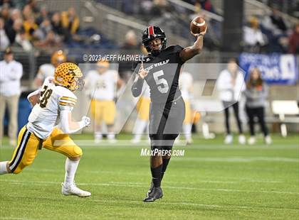 Thumbnail 2 in Archbishop Alter vs. Glenville (OHSAA D4 Final) photogallery.