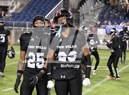 Thumbnail 1 in Archbishop Alter vs. Glenville (OHSAA D4 Final) photogallery.