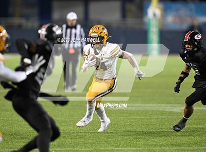 Thumbnail 3 in Archbishop Alter vs. Glenville (OHSAA D4 Final) photogallery.