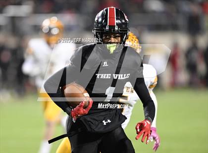 Thumbnail 3 in Archbishop Alter vs. Glenville (OHSAA D4 Final) photogallery.