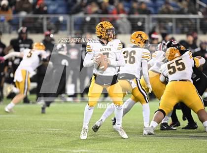 Thumbnail 1 in Archbishop Alter vs. Glenville (OHSAA D4 Final) photogallery.