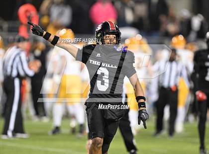 Thumbnail 3 in Archbishop Alter vs. Glenville (OHSAA D4 Final) photogallery.