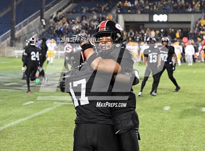 Thumbnail 2 in Archbishop Alter vs. Glenville (OHSAA D4 Final) photogallery.