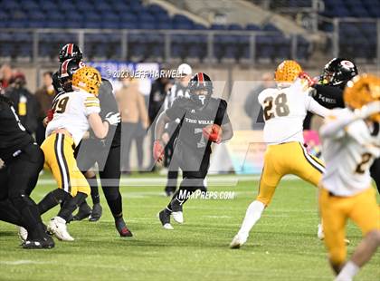 Thumbnail 3 in Archbishop Alter vs. Glenville (OHSAA D4 Final) photogallery.