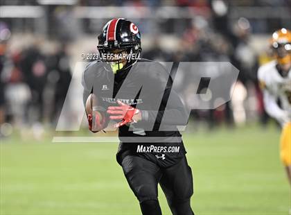 Thumbnail 3 in Archbishop Alter vs. Glenville (OHSAA D4 Final) photogallery.