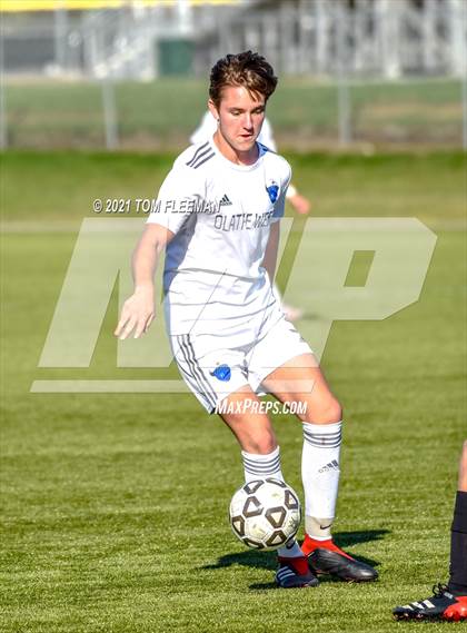 Thumbnail 3 in Washburn Rural vs Olathe West (KSHSAA 6A Championship) photogallery.