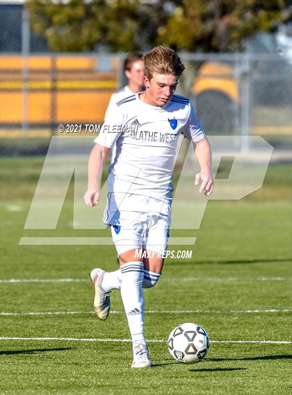Thumbnail 2 in Washburn Rural vs Olathe West (KSHSAA 6A Championship) photogallery.