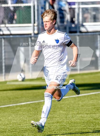 Thumbnail 2 in Washburn Rural vs Olathe West (KSHSAA 6A Championship) photogallery.