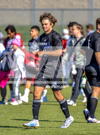 Thumbnail 3 in Washburn Rural vs Olathe West (KSHSAA 6A Championship) photogallery.
