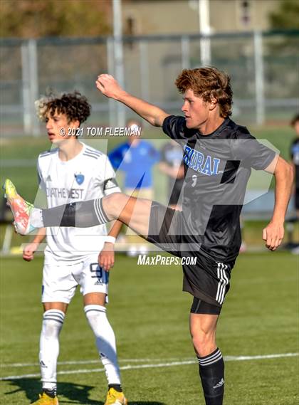 Thumbnail 2 in Washburn Rural vs Olathe West (KSHSAA 6A Championship) photogallery.