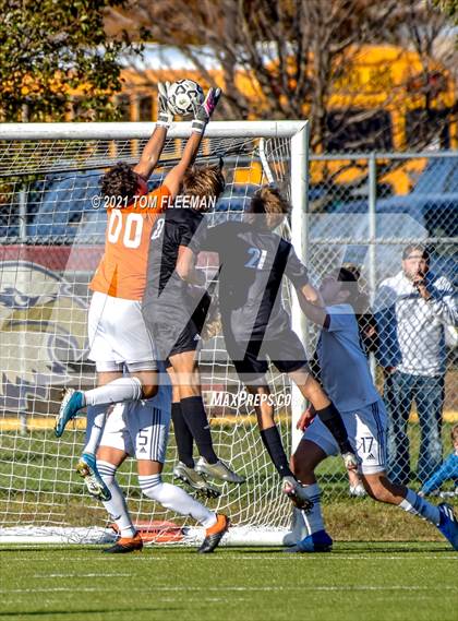 Thumbnail 3 in Washburn Rural vs Olathe West (KSHSAA 6A Championship) photogallery.