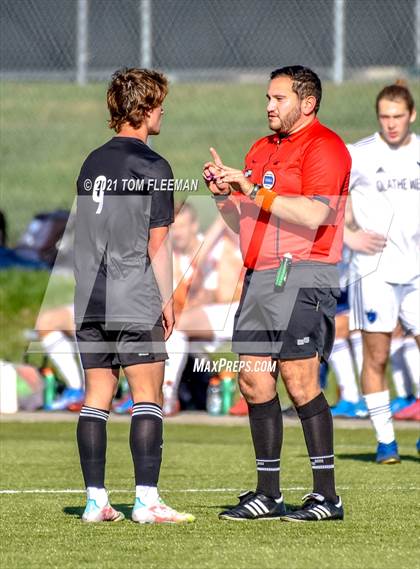 Thumbnail 3 in Washburn Rural vs Olathe West (KSHSAA 6A Championship) photogallery.
