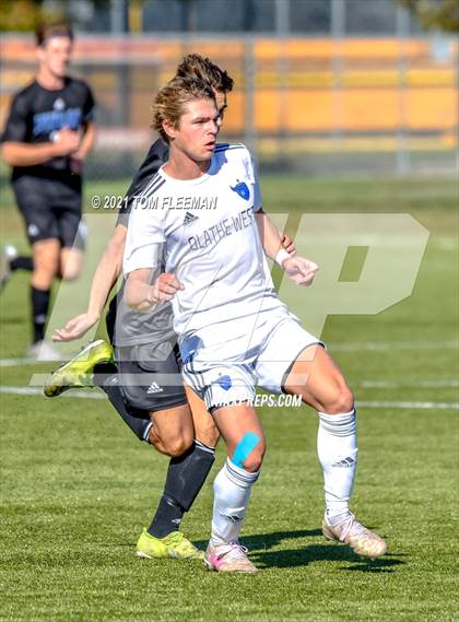 Thumbnail 2 in Washburn Rural vs Olathe West (KSHSAA 6A Championship) photogallery.