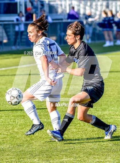 Thumbnail 3 in Washburn Rural vs Olathe West (KSHSAA 6A Championship) photogallery.
