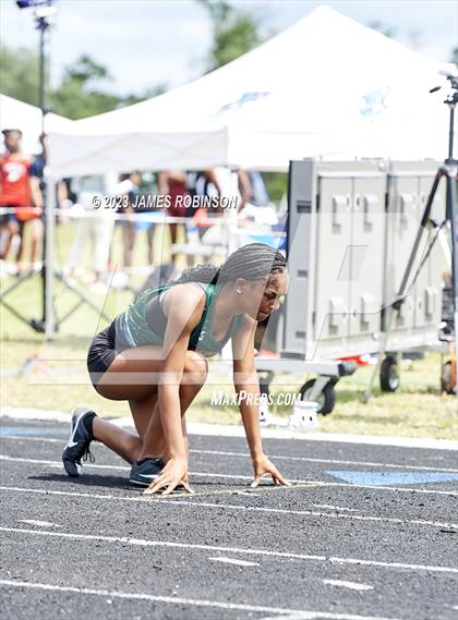 Thumbnail 3 in Sandra Cheeseborough Invitational (200 Meter) photogallery.