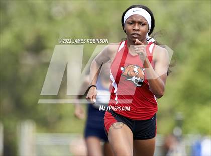 Thumbnail 1 in Sandra Cheeseborough Invitational (200 Meter) photogallery.