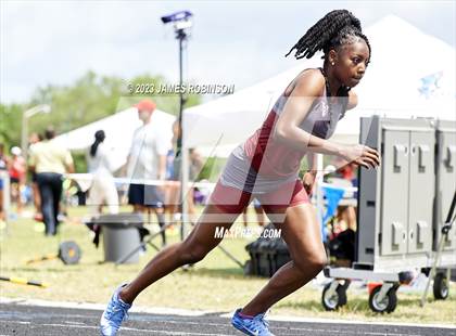 Thumbnail 2 in Sandra Cheeseborough Invitational (200 Meter) photogallery.