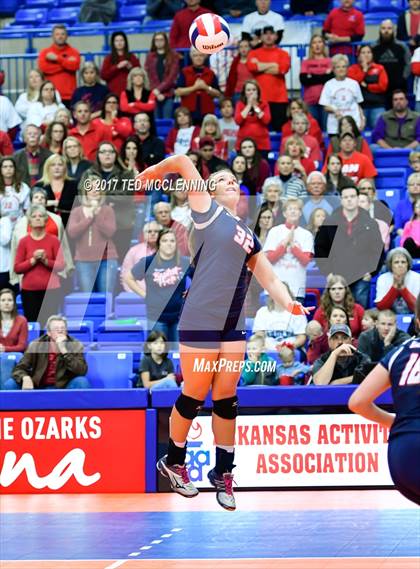 Thumbnail 1 in Baptist Prep vs. Shiloh Christian (AAA 4A Final) photogallery.