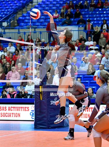 Thumbnail 2 in Baptist Prep vs. Shiloh Christian (AAA 4A Final) photogallery.