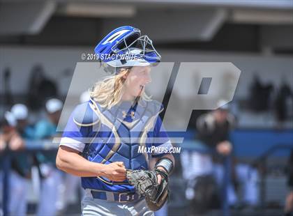 Thumbnail 2 in Coral Reef vs. IMG Academy (IMG National Classic) photogallery.