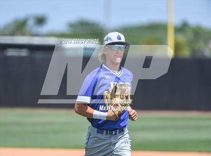 Thumbnail 3 in Coral Reef vs. IMG Academy (IMG National Classic) photogallery.