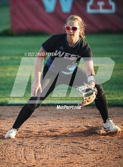 Thumbnail 1 in Arrowhead @ Waukesha West photogallery.