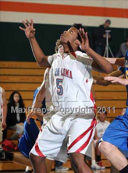 Thumbnail 2 in Del Campo vs. Mira Loma (Mesa Verde Tournament) photogallery.