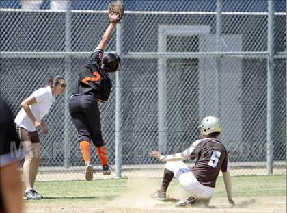 Thumbnail 2 in Lincoln vs. Kennedy (Valley Classic) photogallery.