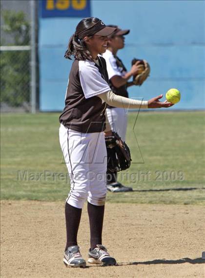 Thumbnail 2 in Lincoln vs. Kennedy (Valley Classic) photogallery.