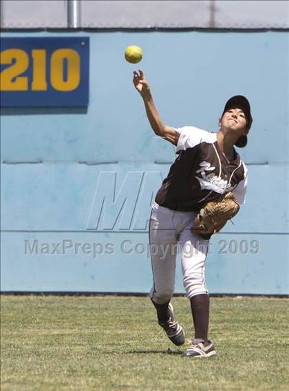 Thumbnail 2 in Lincoln vs. Kennedy (Valley Classic) photogallery.