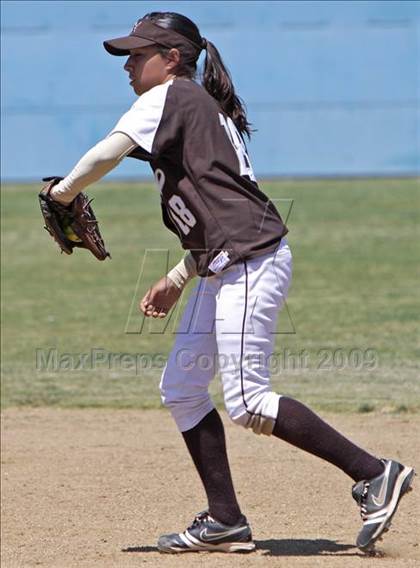 Thumbnail 2 in Lincoln vs. Kennedy (Valley Classic) photogallery.