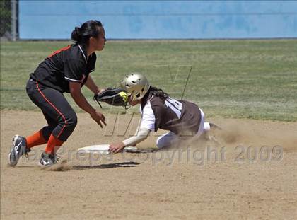 Thumbnail 3 in Lincoln vs. Kennedy (Valley Classic) photogallery.