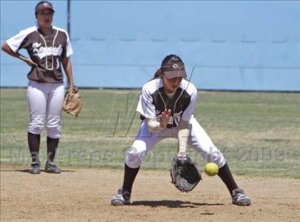 Thumbnail 2 in Lincoln vs. Kennedy (Valley Classic) photogallery.
