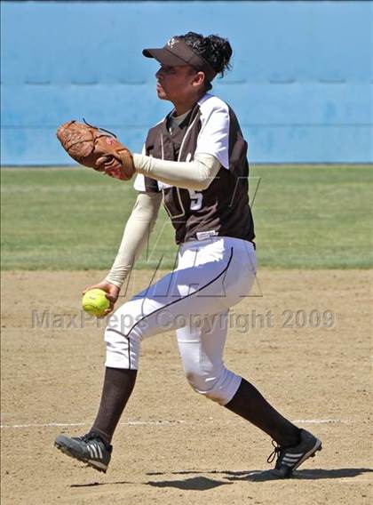 Thumbnail 3 in Lincoln vs. Kennedy (Valley Classic) photogallery.