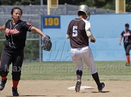 Thumbnail 3 in Lincoln vs. Kennedy (Valley Classic) photogallery.