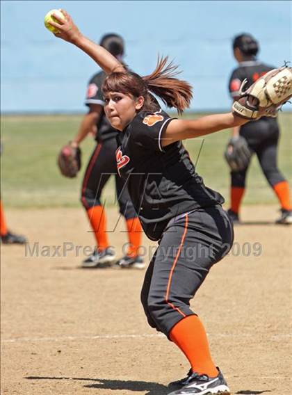Thumbnail 1 in Lincoln vs. Kennedy (Valley Classic) photogallery.