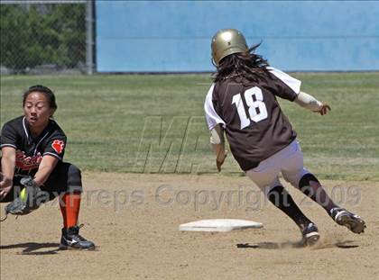 Thumbnail 3 in Lincoln vs. Kennedy (Valley Classic) photogallery.