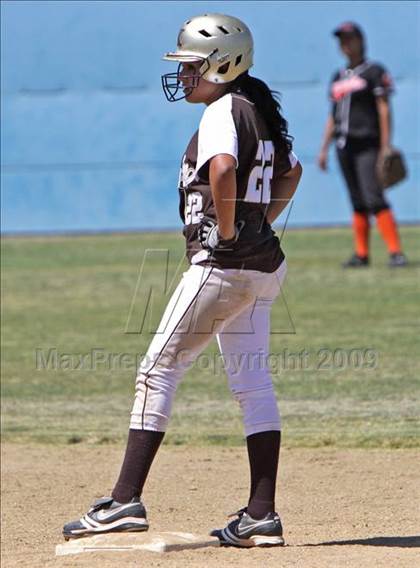 Thumbnail 3 in Lincoln vs. Kennedy (Valley Classic) photogallery.