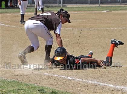 Thumbnail 3 in Lincoln vs. Kennedy (Valley Classic) photogallery.
